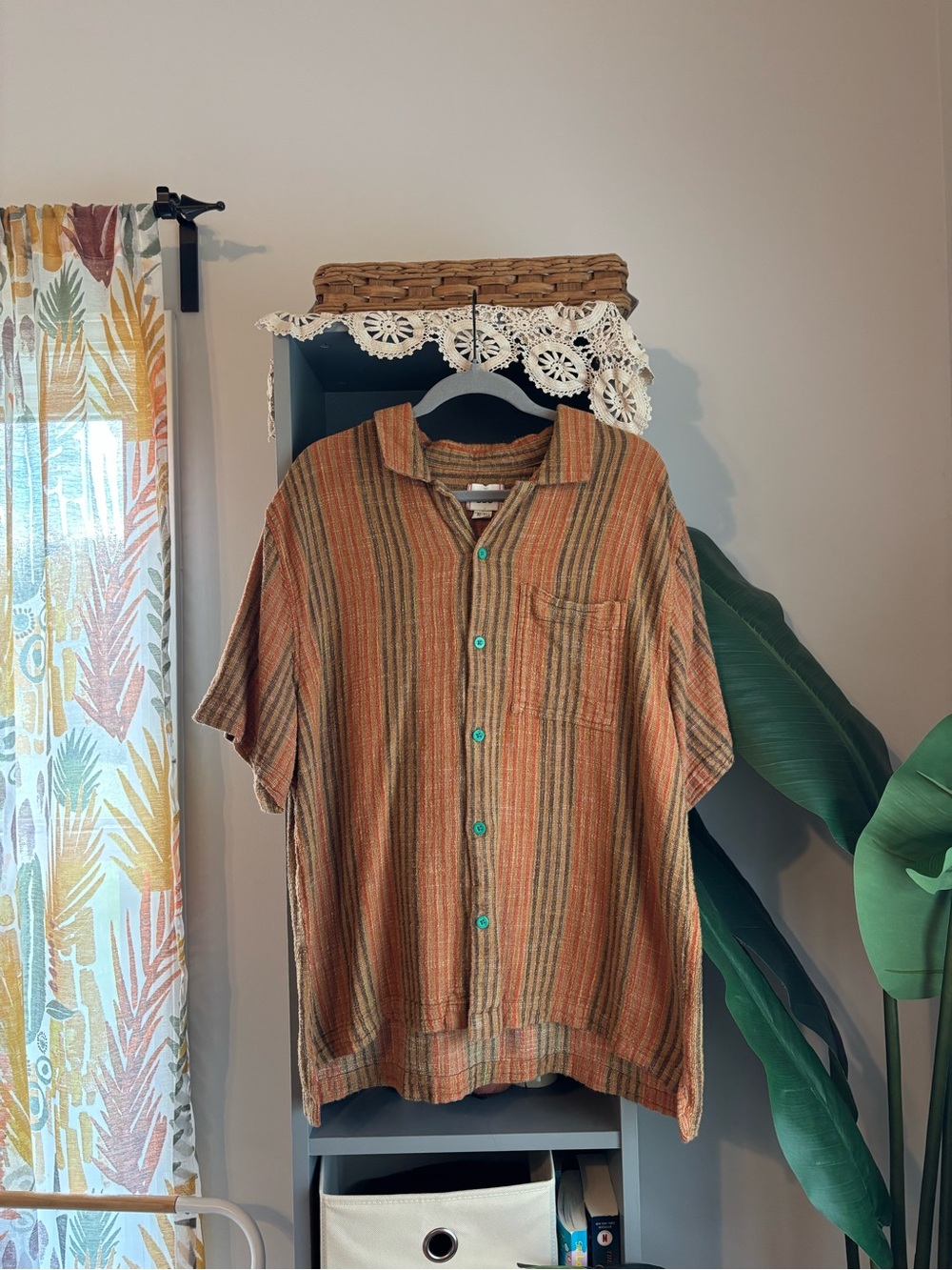 BDG cotton striped mens button down shortsleeve shirt